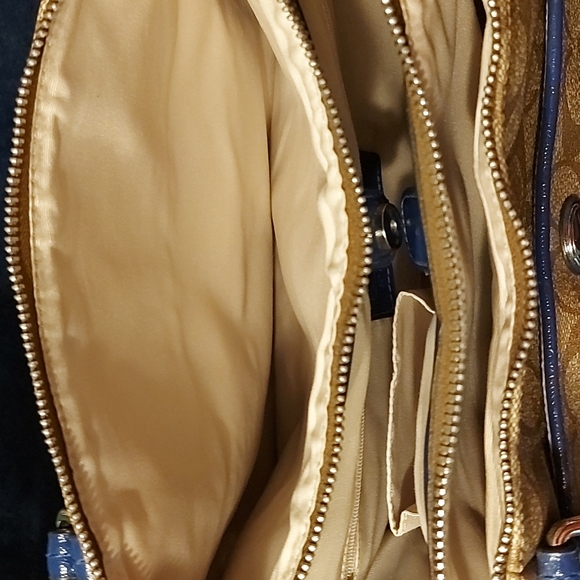 Coach Peyton Signature Jordan Double Zip Carryall - Picture 5 of 9